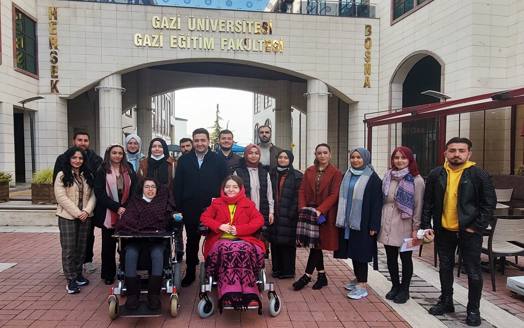 Anadolu Vakfı Gençleri “Proje Yazma’” Konulu Konferansa Katıldı